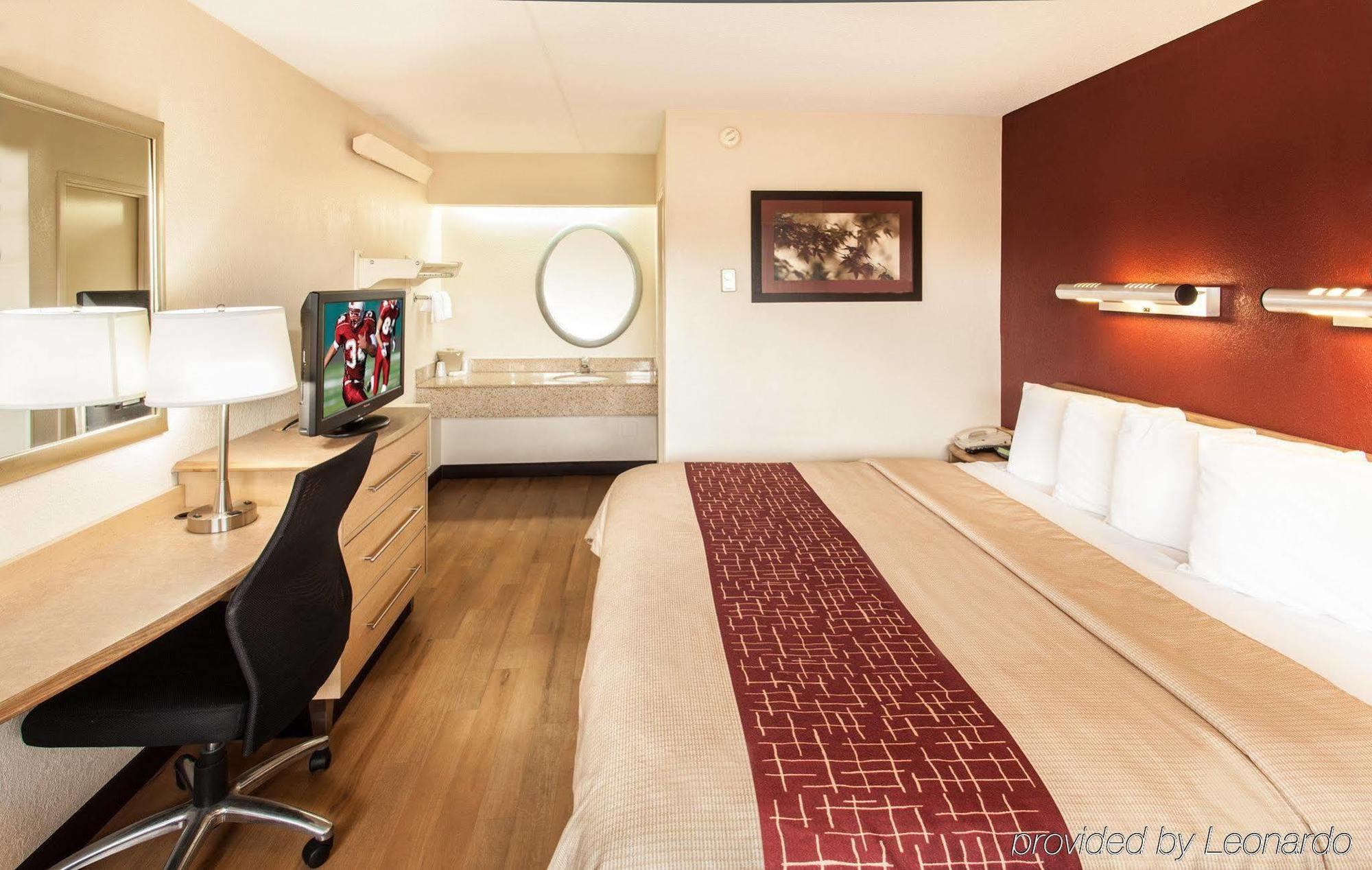 Red Roof Inn Detroit - Dearborn-Greenfield Village מראה חיצוני תמונה