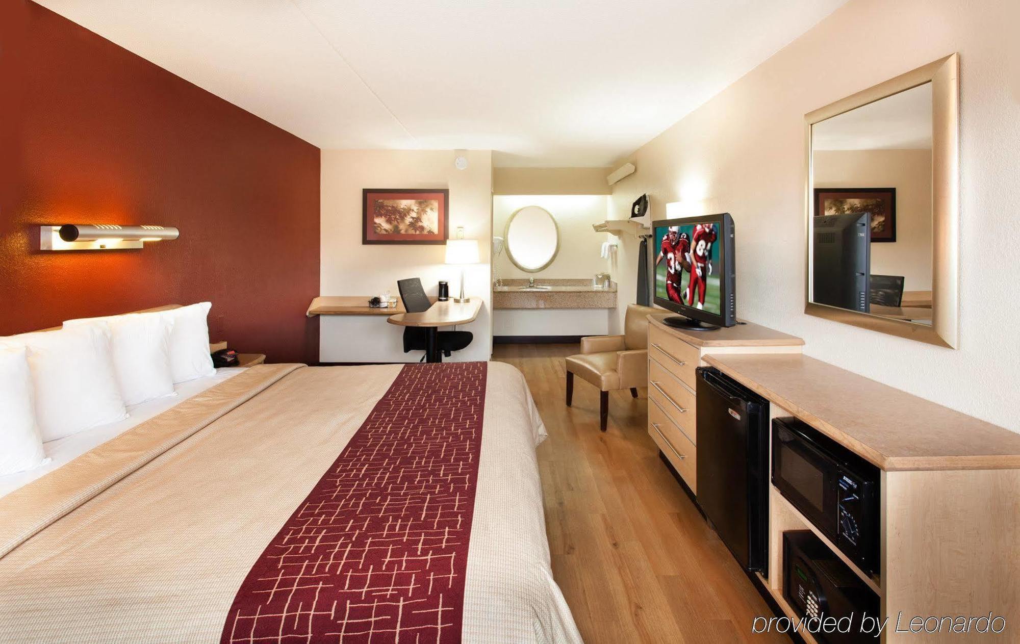 Red Roof Inn Detroit - Dearborn-Greenfield Village מראה חיצוני תמונה