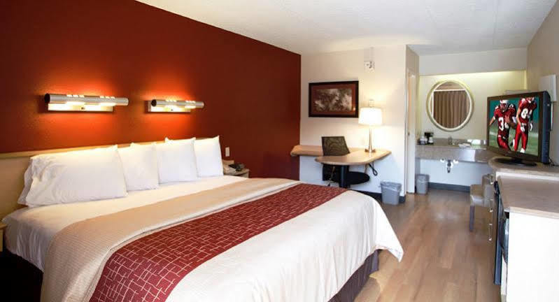 Red Roof Inn Detroit - Dearborn-Greenfield Village מראה חיצוני תמונה
